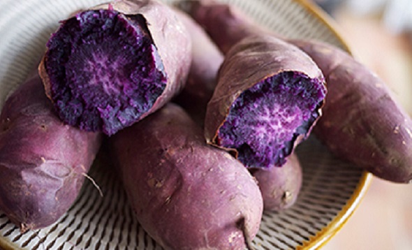 Rich in complex carbohydrates and fibre, purple sweet potatoes (also known as Satsuma-imo) trump their orange-hued counterparts with superior antioxidant and anti-inflammatory properties. 